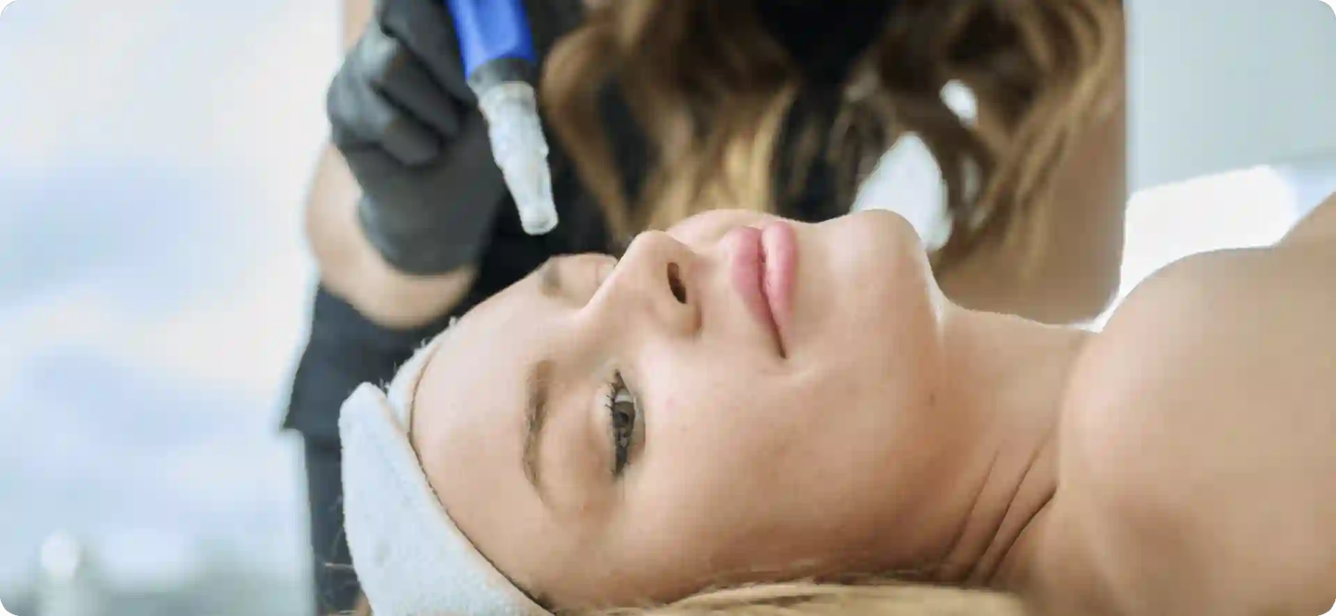 How Do Microneedles Trigger New Collagen and Elastin in Loose Skin Burton upon Trent?